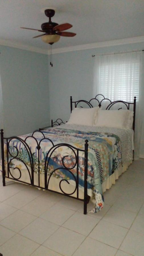 Lynn'S Cozy Cottage Nassau Exterior foto
